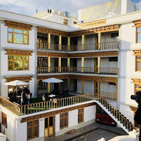 Raybo Hostel Лех Экстерьер фото