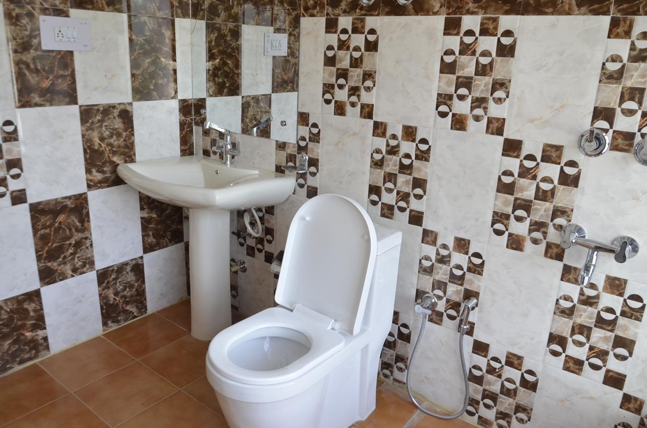 Raybo Hostel Лех Экстерьер фото