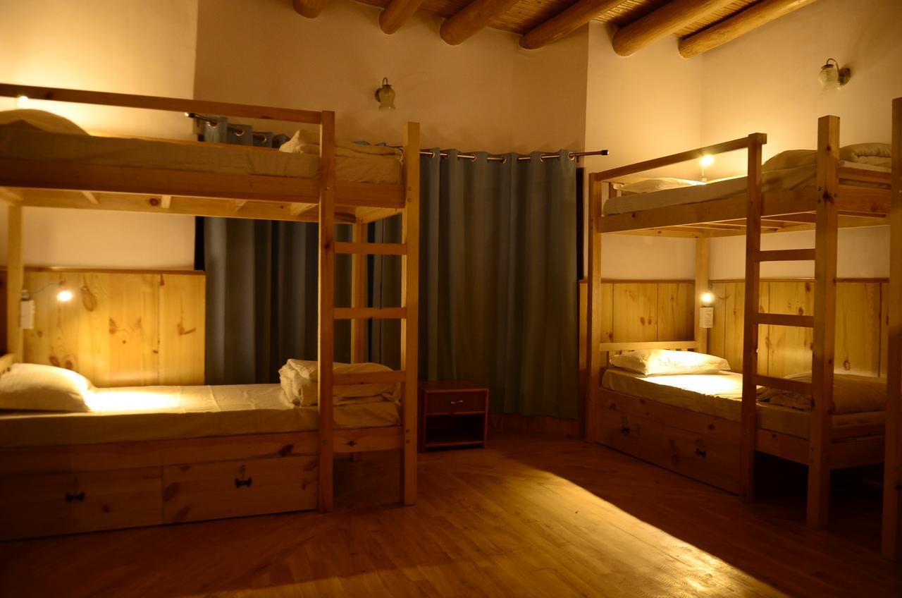 Raybo Hostel Лех Экстерьер фото