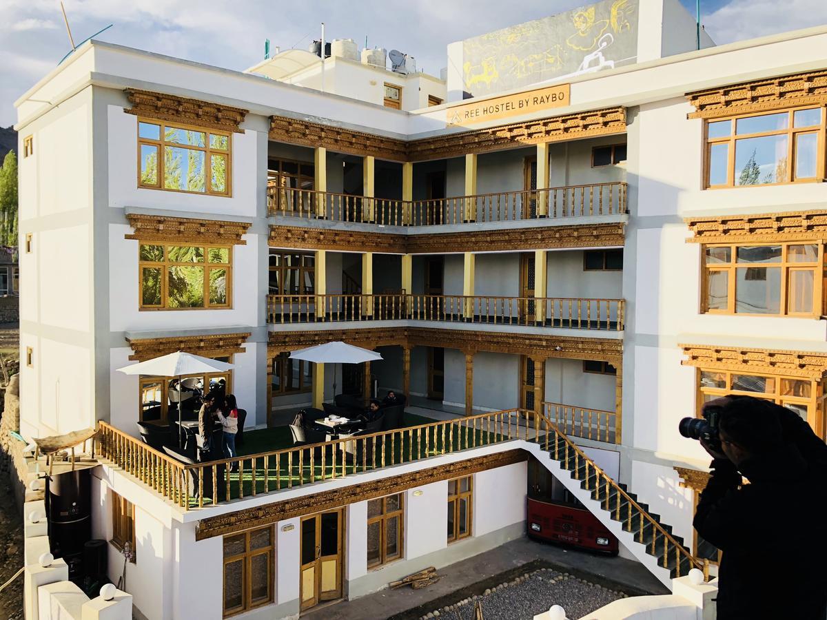 Raybo Hostel Лех Экстерьер фото