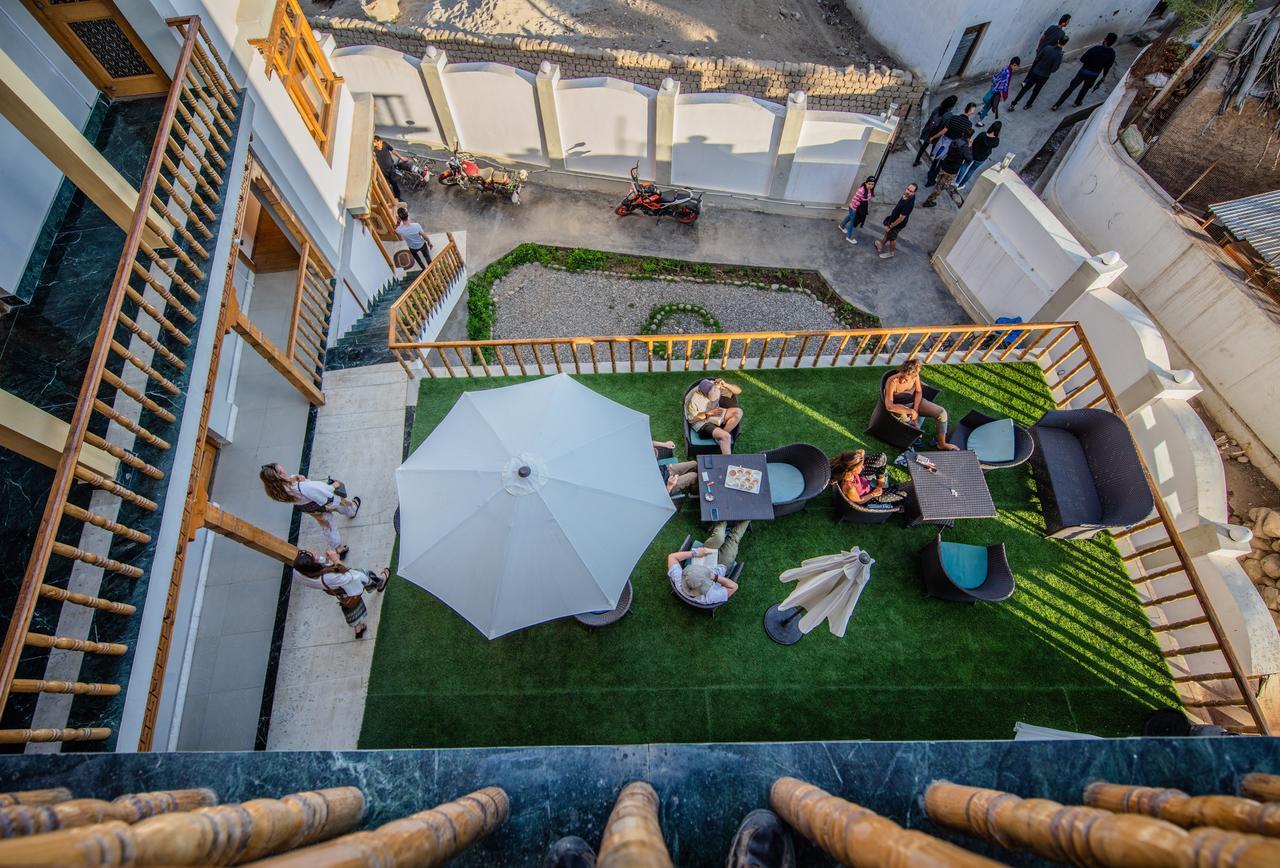 Raybo Hostel Лех Экстерьер фото
