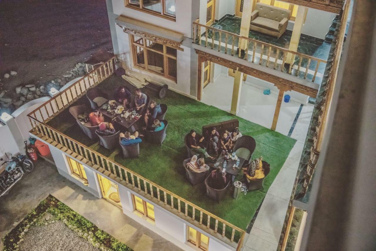 Raybo Hostel Лех Экстерьер фото