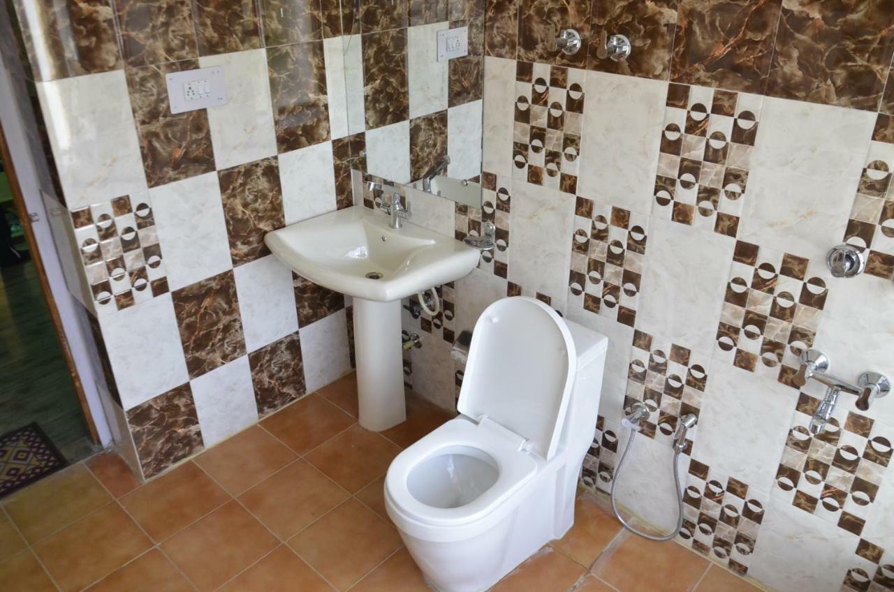 Raybo Hostel Лех Экстерьер фото